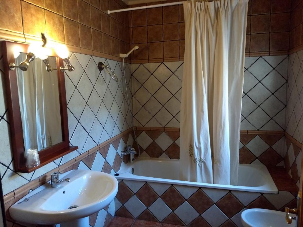 فندق Hostal Nicol'S Luque المظهر الخارجي الصورة
